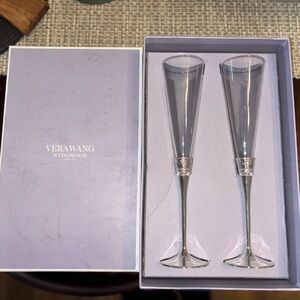 Vera Wang Metallic Champagne Flutes